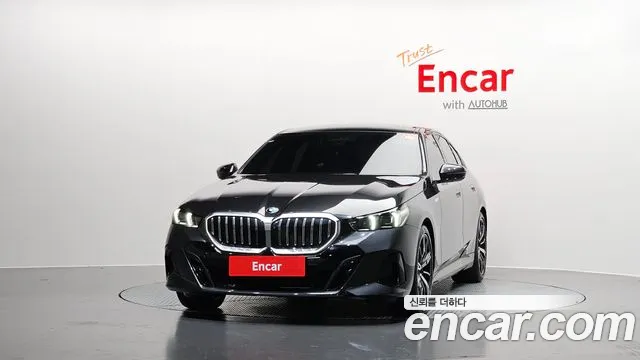 2024 BMW 5 Series (G60) 530i xDrive M Sport Sold VIN WBA51FJ04RCT10410 – photo 27