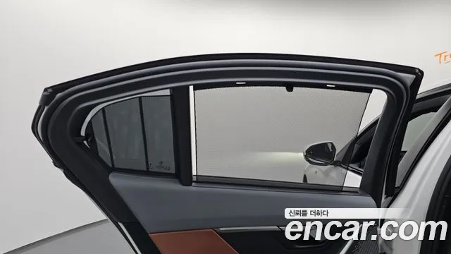 2025 BMW 5Series (G60) 530i xDrive M Sport Sold VIN WBA51FJ04SCU26065 – interior seats