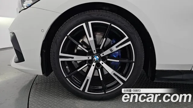 2025 BMW 5Series (G60) 530i xDrive M Sport Sold VIN WBA51FJ04SCU26065 – undercarriage