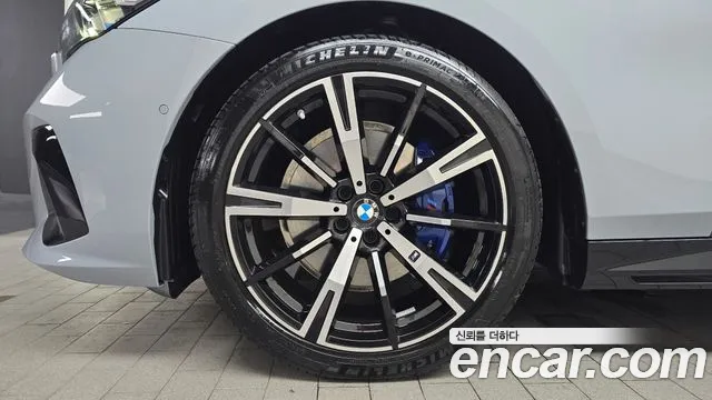 2025 BMW 5 Series (G60) 530i xDrive M Sport Sold VIN WBA51FJ05SCU52190 – photo 28 2025 BMW 5 Series (G60) 530i xDrive M Sport Sold VIN WBA51FJ05SCU52190 – photo 28