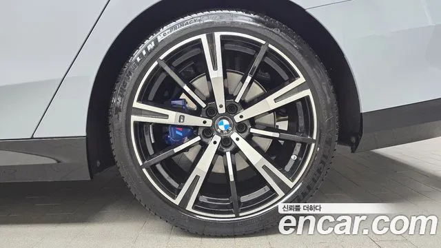 2025 BMW 5 Series (G60) 530i xDrive M Sport Sold VIN WBA51FJ05SCU52190 – photo 33 2025 BMW 5 Series (G60) 530i xDrive M Sport Sold VIN WBA51FJ05SCU52190 – photo 33