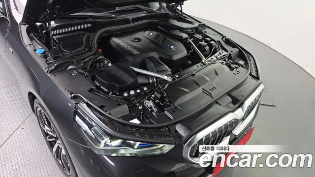 2024 BMW 5 Series (G60) 530i xDrive M Sport Sold VIN WBA51FJ07RCS34777 – engine bay
