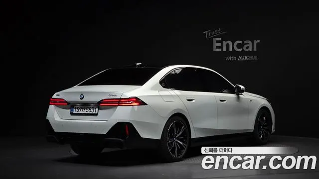 2025 BMW 5 Series (G60) 530i xDrive M Sport Sold VIN WBA51FJ07SCU34533 – photo 14 2025 BMW 5 Series (G60) 530i xDrive M Sport Sold VIN WBA51FJ07SCU34533 – photo 14