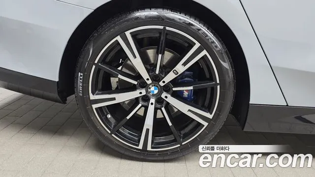 2024 BMW 5 Series (G60) 530i xDrive M Sport Sold VIN WBA51FJ08RCR56906 – photo 15 2024 BMW 5 Series (G60) 530i xDrive M Sport Sold VIN WBA51FJ08RCR56906 – photo 15