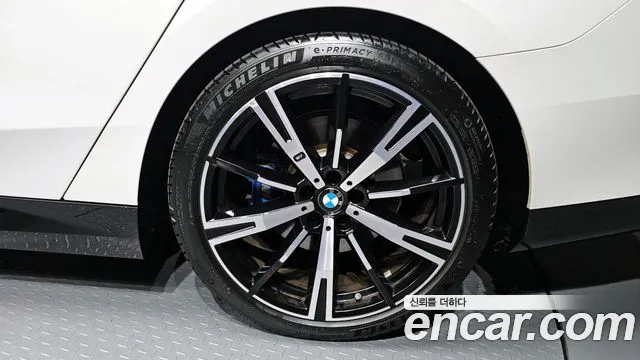 2024 BMW 5 Series (G60) 530i xDrive M Sport Sold VIN WBA51FJ0WBA51FJ08 – photo 25