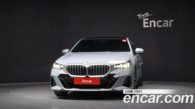 2024 BMW 5 Series (G60) 530i xDrive M Sport Sold VIN WBA51FJ0XRCP53841 – photo 32