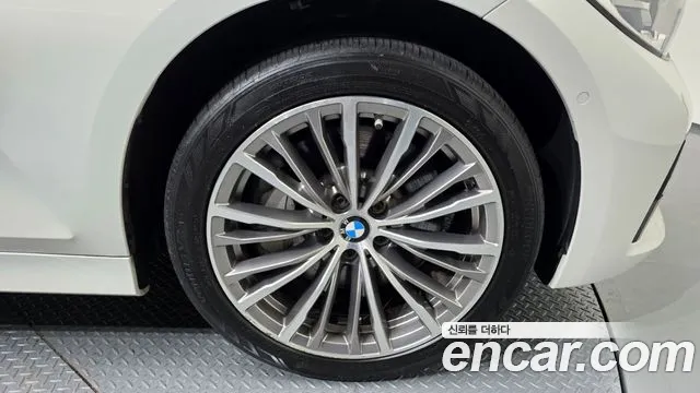 2021 BMW 3 Series (G20) 330e Luxury Sold VIN WBA5P7105MFK34840 – photo 29