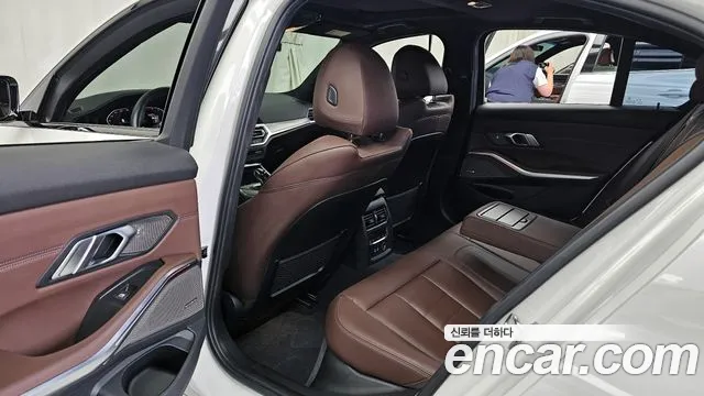 2019 BMW 3 Series (G20) 330i M Sport Sold VIN WBA5R3109KAK28326 – photo 18