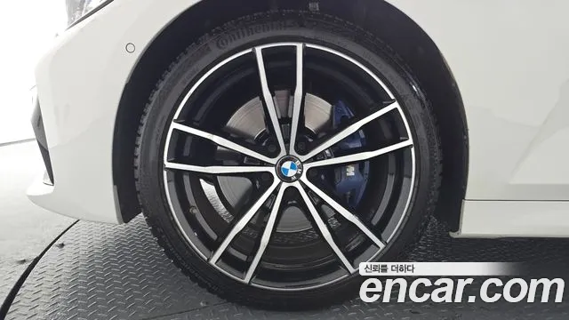 2019 BMW 3 Series (G20) 330i xDrive M Sport Sold VIN WBA5R9100KAE99426 – photo 28