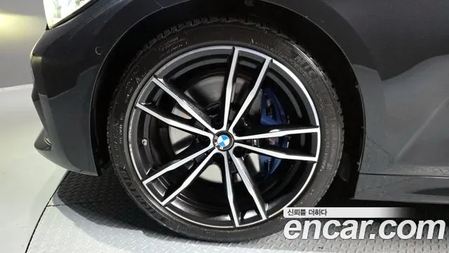 2019 BMW 3 Series (G20) 330i xDrive M Sport Sold VIN WBA5R9105KAE83156 – photo 11