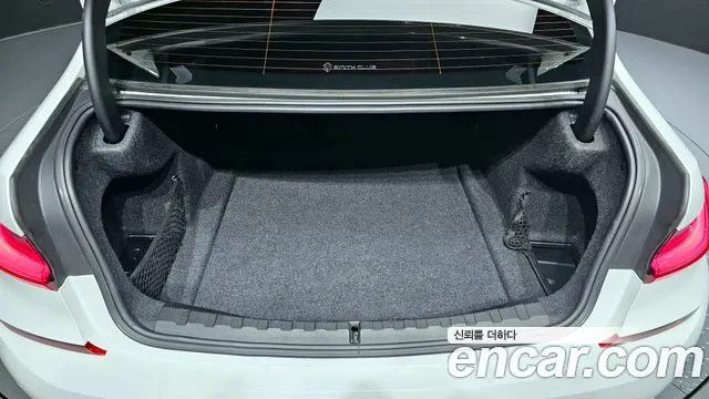 2019 BMW 3Series (G20) 320d M Sport Sold VIN WBA5V5101KAJ52401 – interior seats