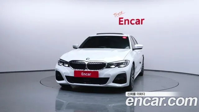 2021 BMW 3Series (G20) 320d M Sport Sold VIN WBA5V5102MFK20372 – trunk area