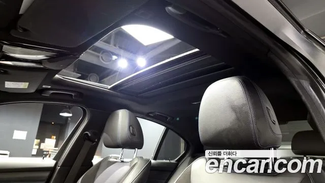 2021 BMW 3 Series (G20) 320i M Sport Sold VIN WBA5X5101MFL32865 – exterior detail