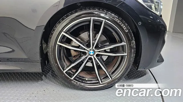 2022 BMW 3 Series (G20) 320i M Sport Sold VIN WBA5X5106NFN04888 – exterior detail 2022 BMW 3 Series (G20) 320i M Sport Sold VIN WBA5X5106NFN04888 – exterior detail