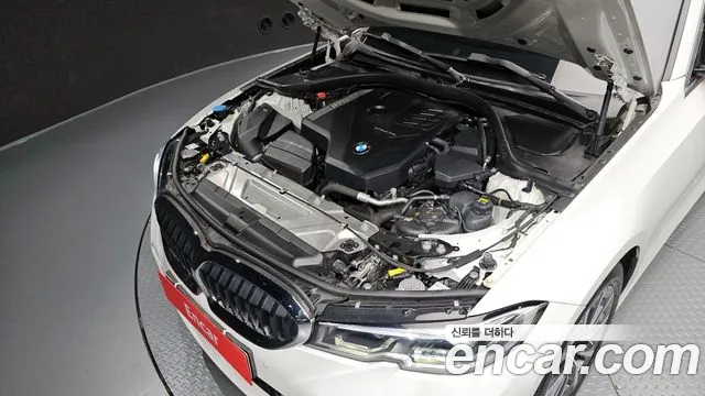 2022 BMW 3 Series (G20) 320i Sold VIN WBA5X5108NFM03920 – trunk area