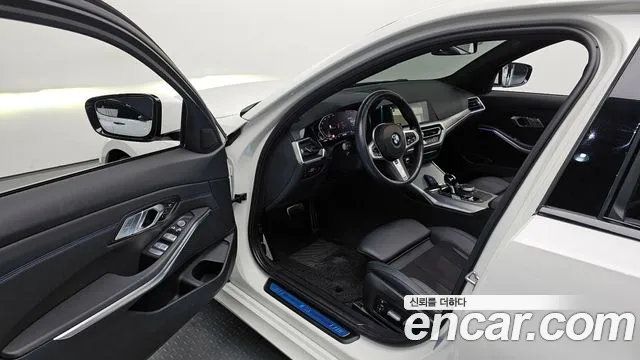2022 BMW 3 Series (G20) 320i M Sport Sold VIN WBA5X5108NFM38814 – trunk area