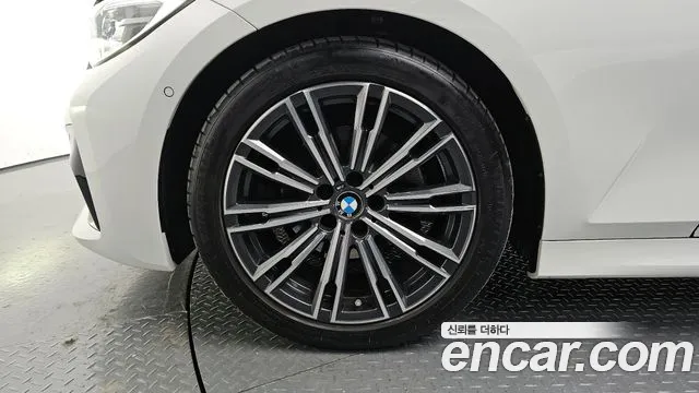 2022 BMW 3 Series (G20) 320i M Sport Sold VIN WBA5X5108NFM38814 – photo 12