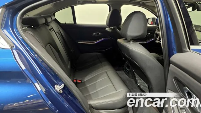 2021 BMW 3 Series (G20) 320i Sold VIN WBA5X5109MFK81115 – interior seats
