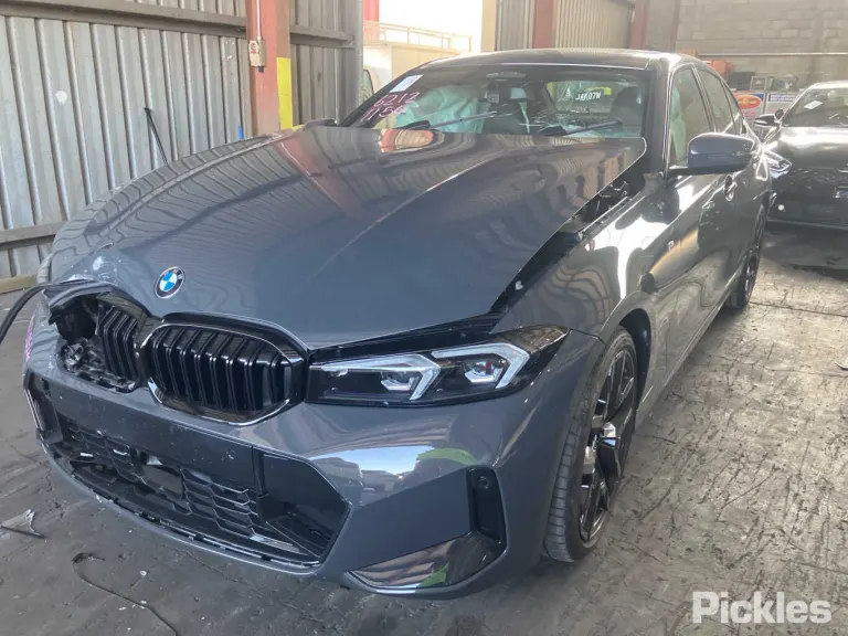 2025 BMW 3 Series Damaged VIN WBA60FF0208F64948 – exterior detail 2025 BMW 3 Series Damaged VIN WBA60FF0208F64948 – exterior detail