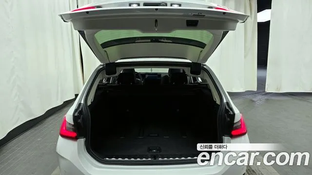 2025 BMW 3 Series (G20) 320i Touring Sold VIN WBA61CY01SFT89287 – rear exterior