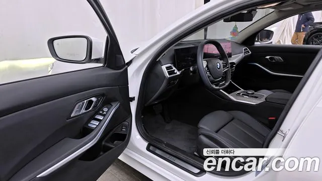 2025 BMW 3 Series (G20) 320i Touring Sold VIN WBA61CY01SFT89287 – engine bay