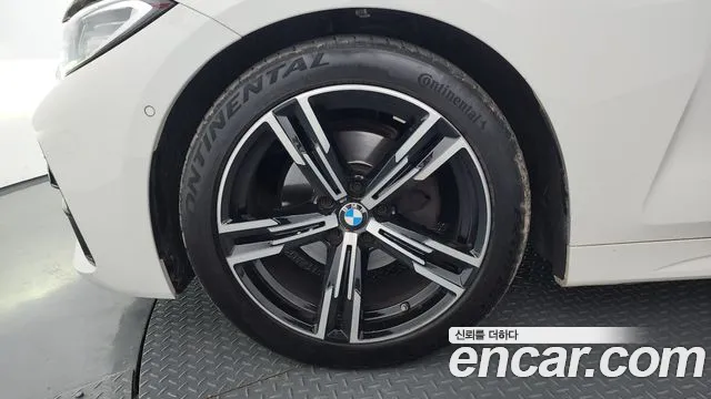 2021 BMW 4Series (G22) 420i M Sport Convertible Sold VIN WBA71AT0XMCG39665 – rear exterior