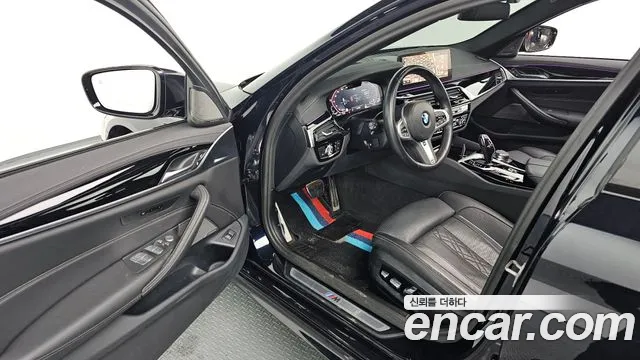 2023 BMW 5Series (G30) 530i M Sport Package Sold VIN WBA71BH00PCM82213 – photo 18