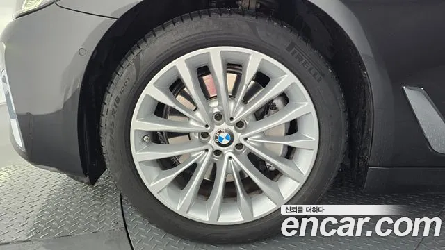 2021 BMW 5 Series (G30) 530i Luxury Sold VIN WBA71BH02MWX02963 – trunk area