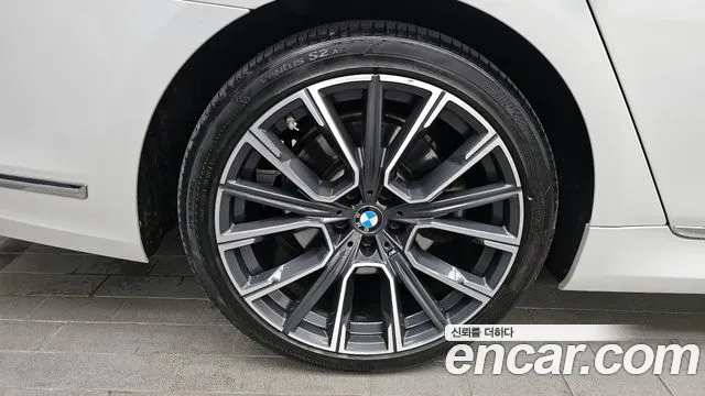 2021 BMW 7 Series (G11) 730d xDrive M Sport Sold VIN WBA7B810XMCG43756 – photo 14
