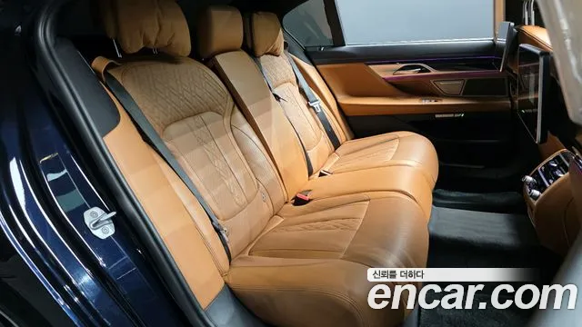 2018 BMW 7 Series (G11) 740Li xDrive M Sport Package Sold VIN WBA7E4107JGV26542 – photo 19