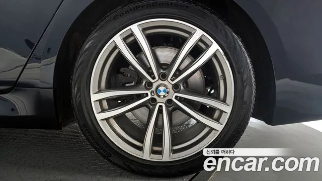 2018 BMW 7 Series (G11) 740Li xDrive M Sport Package Sold VIN WBA7E4107JGV27769 – photo 17
