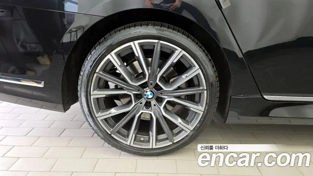 2022 BMW 7 Series (G11) 730Ld xDrive M Sport Sold VIN WBA7J4103NCK68643 – photo 26