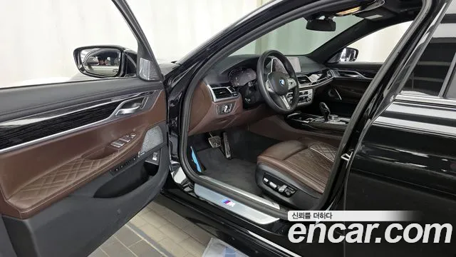 2022 BMW 7 Series (G11) 730Ld xDrive M Sport Sold VIN WBA7J4103NCK68643 – photo 29