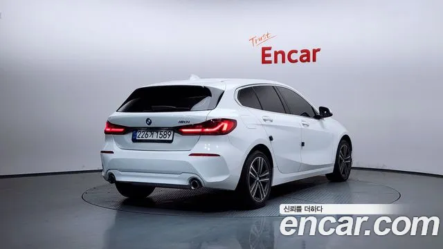 2022 BMW 1 Series (F40) 120i Advantage Sold VIN WBA7L7108N7K46996 – side profile