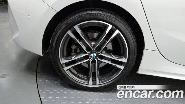 2023 BMW 1 Series (F40) 120i M Sports VIN WBA7L7109P7M68630