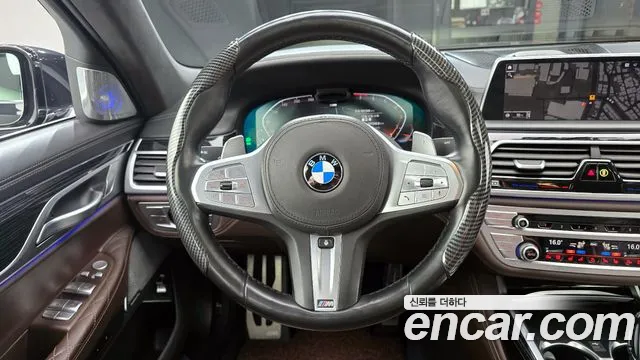 2021 BMW 7 Series (G11) 740i M Sport Sold VIN WBA7R2104MCF96975 – dashboard