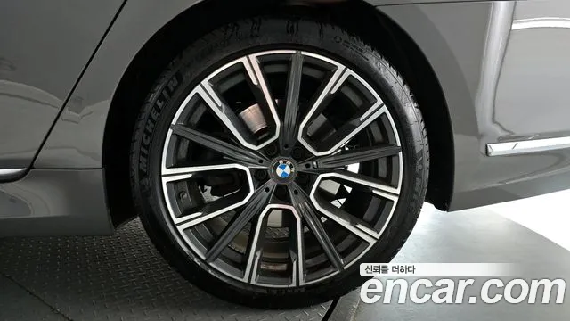 2022 BMW 7 Series (G11) 740i M Sport Sold VIN WBA7R2104NCK05998 – photo 11
