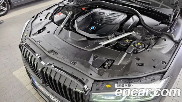 2021 BMW 7Series (G11) 740Li xDrive M Sport Package VIN WBA7T4104MCF56747