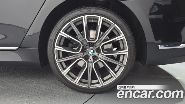 2020 BMW 7 Series (G11) 740Li xDrive M Sport Package Sold VIN WBA7T4108LGM53996 – photo 32