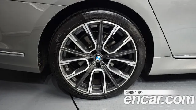 2021 BMW 7 Series (G11) 740Li xDrive M Sport Package Sold VIN WBA7T410XMCG47568 – photo 26