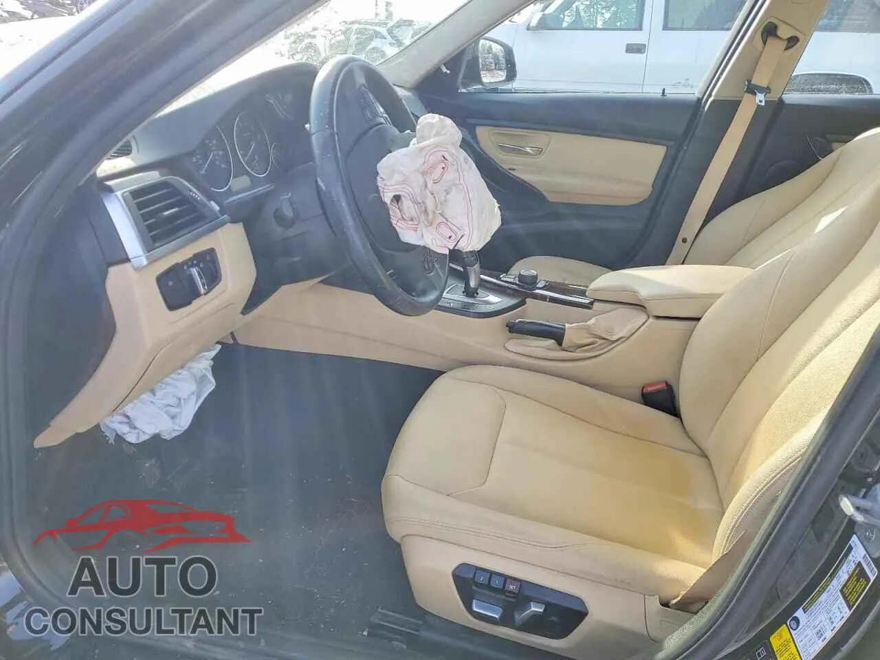 2017 BMW 3 SERIES Damaged VIN WBA8A3C32HA067242 – exterior detail 2017 BMW 3 SERIES Damaged VIN WBA8A3C32HA067242 – exterior detail