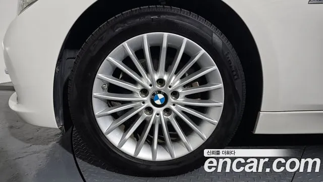 2017 Bmw 3series (F30) 320i Luxury Sold VIN WBA8A9100HK883484 – front exterior 2017 Bmw 3series (F30) 320i Luxury Sold VIN WBA8A9100HK883484 – front exterior