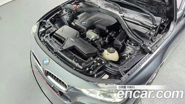 2018 BMW 3Series (F30) 320i M Sport VIN WBA8A9101JAH11088