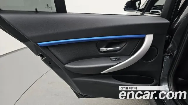 2018 BMW 3Series (F30) 320i M Sport Sold VIN WBA8A9102JK884416 – rear exterior