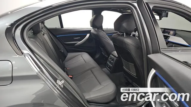2018 BMW 3Series (F30) 320i M Sport Sold VIN WBA8A9102JK884416 – interior seats
