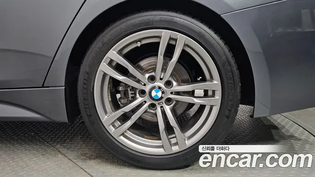 2018 BMW 3Series (F30) 320i M Sport VIN WBA8A9102JK884416