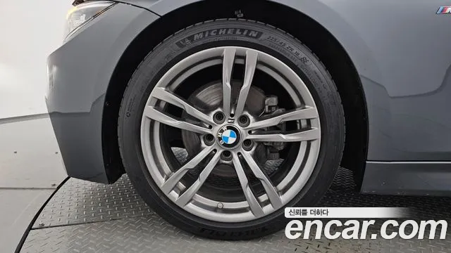 2018 BMW 3Series (F30) 320i M Sport Sold VIN WBA8A9102JK884416 – photo 16