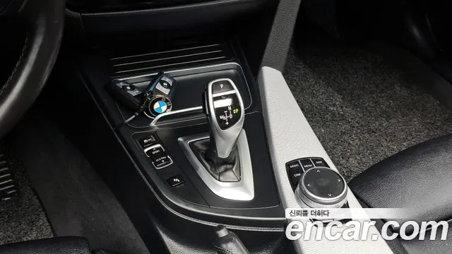 2017 BMW 3Series (F30) 320i M Sport Sold VIN WBA8A9105HK882816 – interior seats