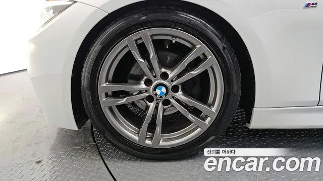 2017 BMW 3Series (F30) 320i M Sport Sold VIN WBA8A9105HK882816 – photo 19