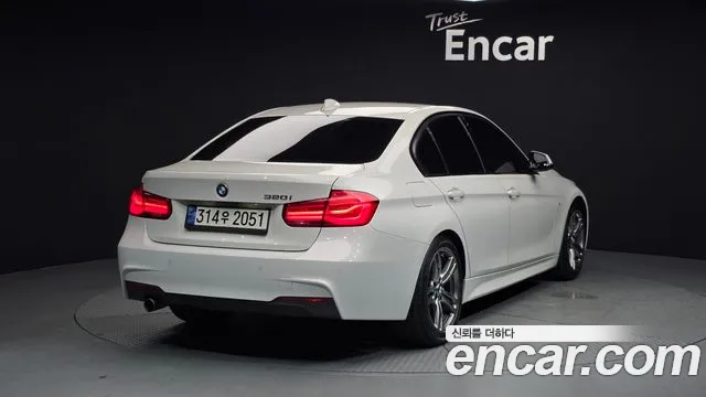 2018 BMW 3Series (F30) 320i M Sport Sold VIN WBA8A9105JAE91874 – photo 12